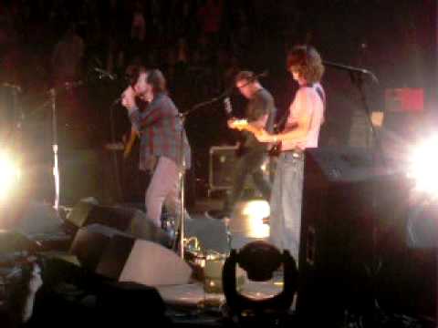 Pearl Jam Do the Evolution Spectrum Philly 10/27/09