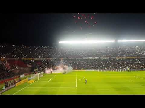 "Recibimiento Colón vs Atlético Mineiro Semifinal Copa Sudamericana 2019" Barra: Los de Siempre • Club: Colón