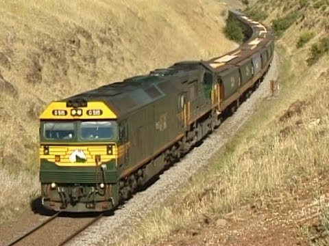 Freight and Passenger Trains on the Ballarat Line - 18 January 2005: Australian Trains