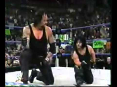 The Undertaker Chokeslam  Mini Undertaker