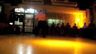 Daniele Calà & Graziella Pulvirenti bailando una Milonga en "Milonga 10" (Buenos Aires)