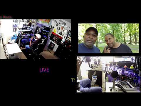 Mr. 415 on the Border talking to Buzzard