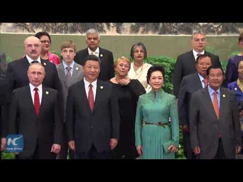 Chinese president, other delegates attending Belt and Road forum take group photo