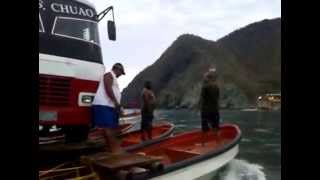 preview picture of video 'Choroní a Chuao Traslado de Buseta En Lanchas de Pescadores'