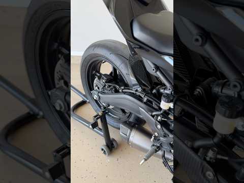 ZX-4R carbon, full exhaust, lowered, Dunlop Q5s, TST industries #kawasakininja #zx4r #zx4rr vandemon