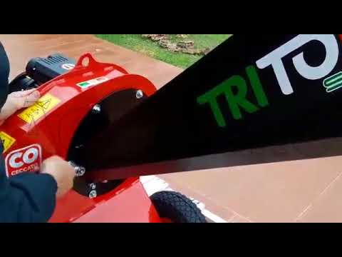 Montage des Häckslers Tritone Bio Sprint