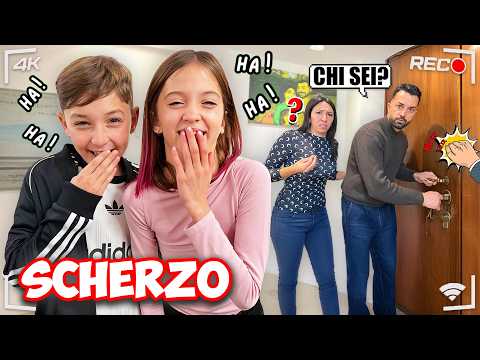 SCHERZO, I FRATELLI WEB CAM CHIUDONO MAMMAGIULIA E PAPAANTONIO FUORI CASA !