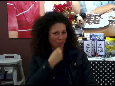 LIS alfabeto storia “ busso la porta e aspetto la mia amica”