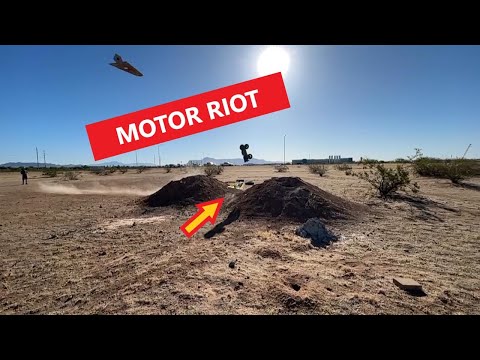 Jumping Planes and Sticking Landings - Motor Riot!