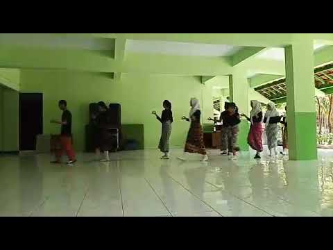 Tari Kreasi Manuk Dadali Pria Xi Ak 3 Smotret Onlajn Video