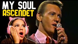 Download lagu Finnish Girl Reacts to Righteous Brothers - Unchained Melody [Live - Best Quality] (1965) mp3