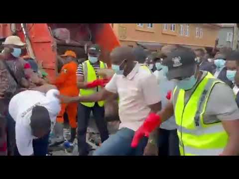 Lagos officials participate in monthly environmental sanitation exercise 