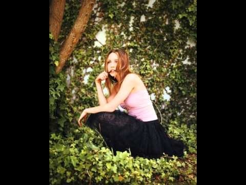 L Presents - Amanda Bynes