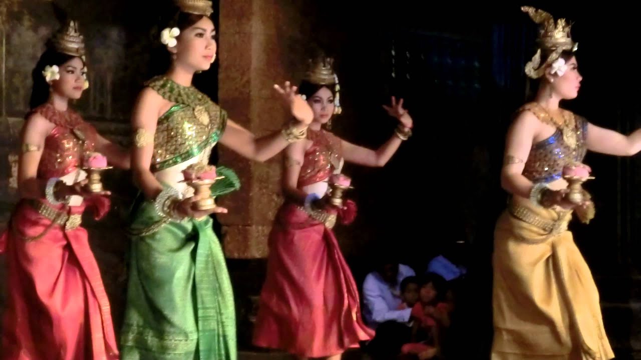 Apsara - classical Cambodian dance show in Siem Reap
