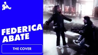 finalmente  Federica Abbate con Francesco Esposito alla chitarra