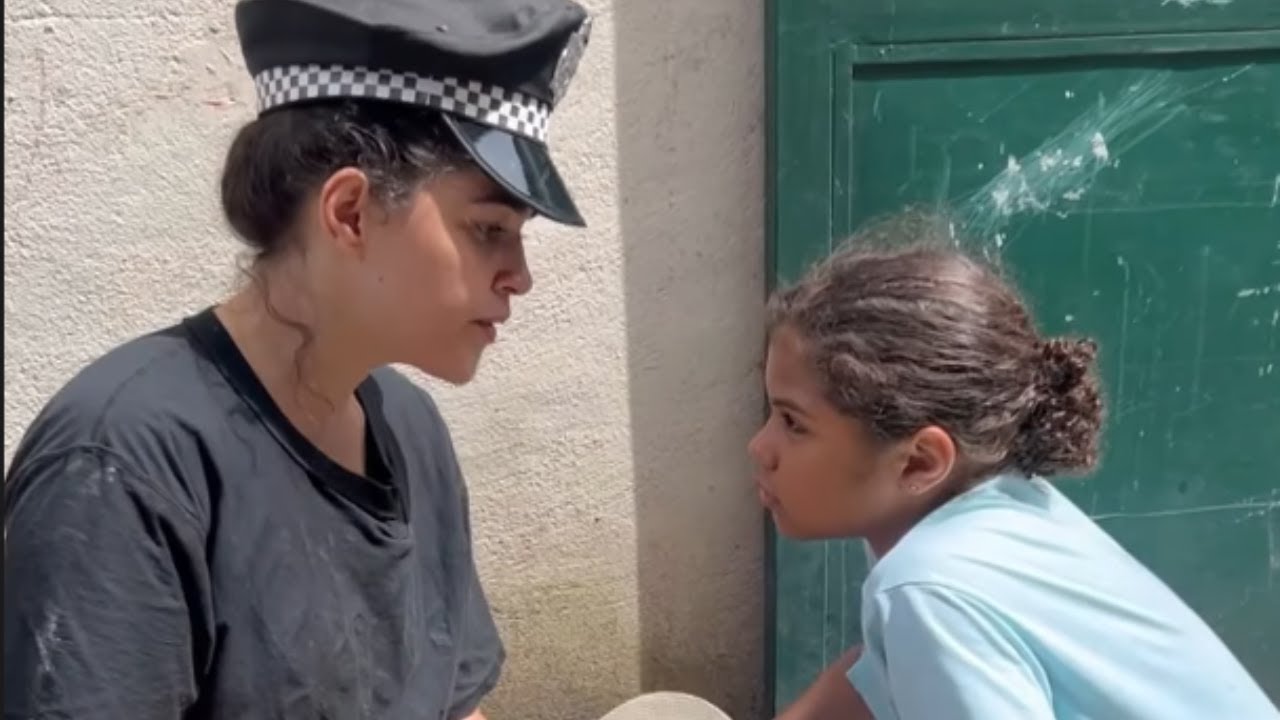 Esse menino chamou a polícia para a sua própria mãe, mas teve uma lição...  (FILME COMPLETO)