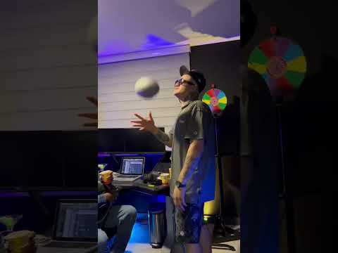 Llegó la temporada de EL FLOW DE MEDALLO y nos fuimos #TRENDY  con mi manito @yosoytukapo  🤴🏾😎 .