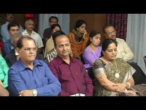 Hum chal rahe thy woh chal rahe thy. film Duniya na mane.