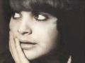 Jacqueline Taieb - La première a gauche 