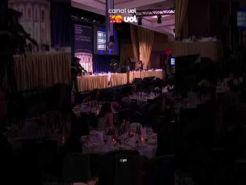 Trump é retirado às pressas de jantar com correspondentes da Casa Branca; veja o momento