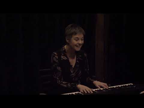 Au clair de la terre