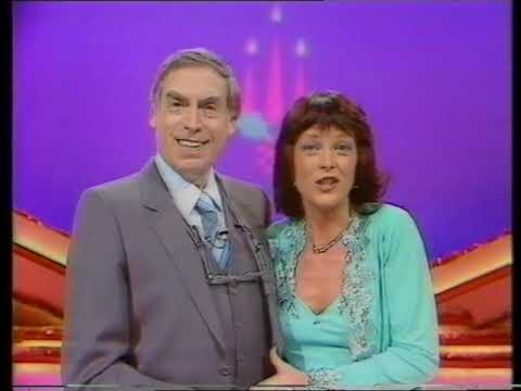 Christmas day 1980 programme trailer introduced by larry grayson isla st claire