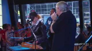 Cyndi Lauper -Rollin&#39; &amp; Tumblin&#39; Live GMA2010.mov