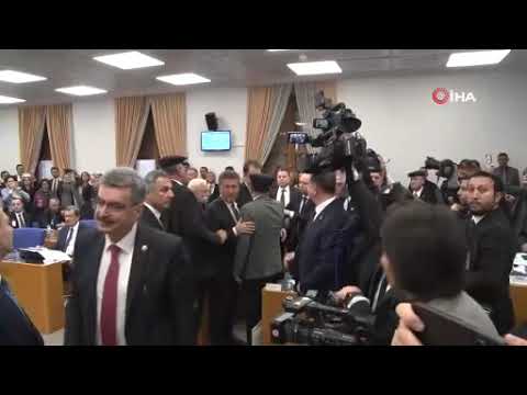 A verbal argument broke out between MP Açıkkapı and CHP MP Alp.