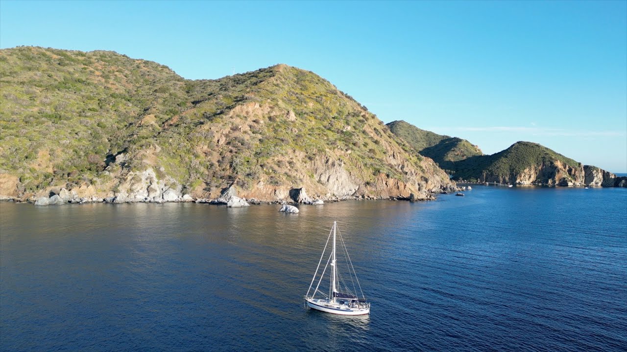 Awesome Solo Sailing to White Cove, Catalina Island, and Dodging Ships (March 2023)