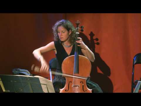 Bach Cello Suite nr 5 - Prelude (Performed live by Josephine van Lier)