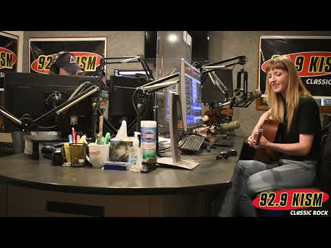 Lizzie Weber performs unplugged at the KISM studio!