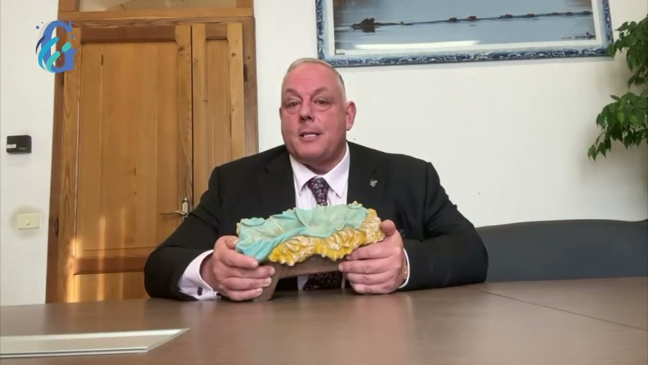 Furto sotto al comune: trafugato il bambinello dal presepe. Sindaco: «Cerchiamo gli autori con le telecamere»»