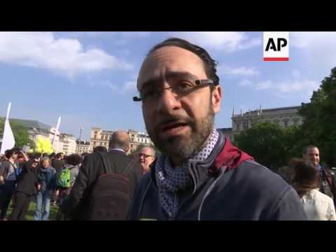 Van der Bellen at campaign rally before vote