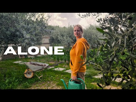 #82 ALONE, Determined & Running Our Italian Farm
