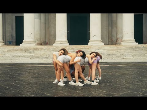 Yoly Garcìa - La Cubanita - (Official Video)