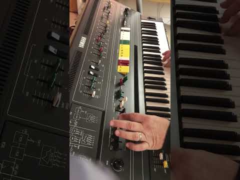 Yamaha CS-60 demo