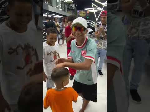 A tropa se impressionou com o menorzinho #funk