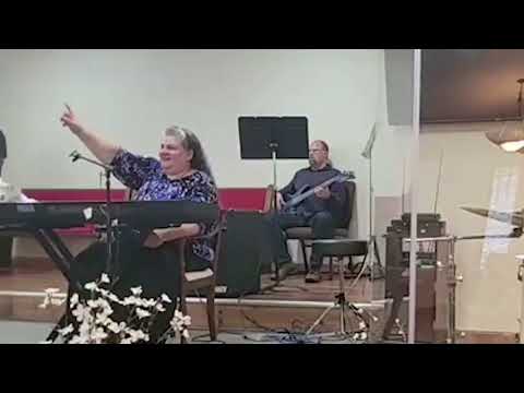 Linda Gibson Johnson service and singing Didn't I walk on the water