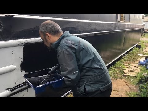 70. DIY Blacking The Sides Of My Project Narrowboat
