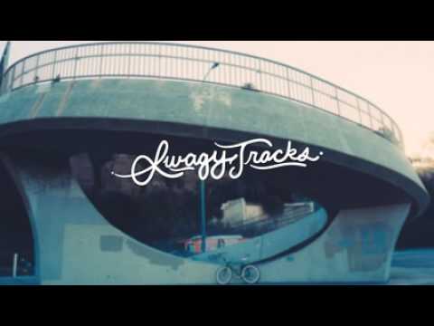 Packy   Step Back feat  Alexa Lusader