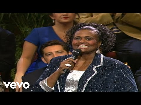 Bill & Gloria Gaither - Jesus, the Waymaker [Live] ft. Tanya Goodman Sykes, Lillie Knauls