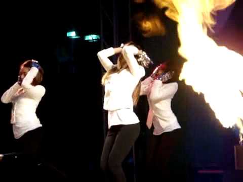 [Cam] T-ARA 티아라 - I Go Crazy Bease of You @ Seokyeong University (2)