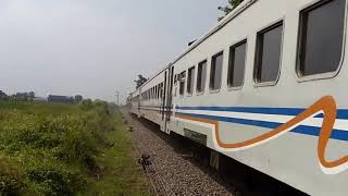 preview picture of video 'Kumpulan kereta api ngebut'