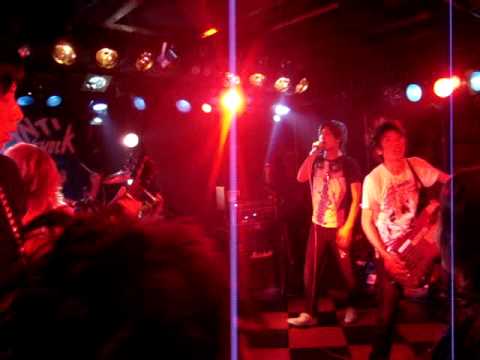 BLOOD CALLS WE DIE - Dictation Of Beauty (Morning Again Cover)