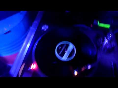 DJ Ogre vs DJ Vok @ Re-Volt (Bosuil, Weert 2011-04-09) (Raw to the Floor)