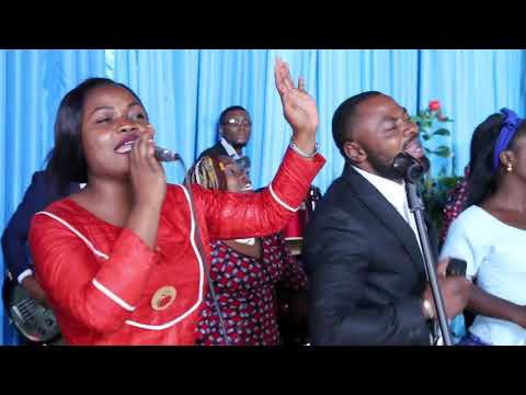 Yesu ni wimbo wangu avec le Fr Prince M - MJCN