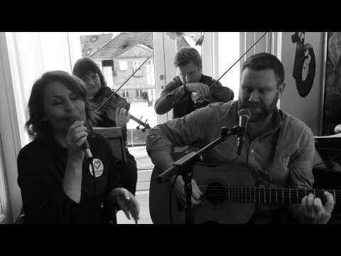 Kaya Brüel - Shower The People LIVE