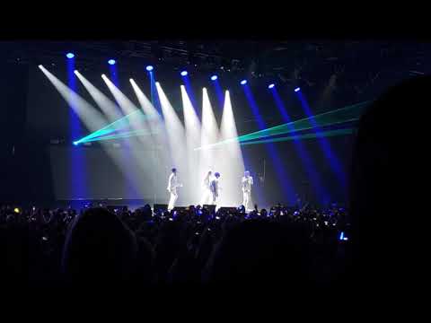 WINNER - INTRO + AIR Song EVERYWHERE NYC CONCERT