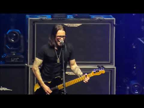 Videoclip de In the Deep (Live) — Alter Bridge