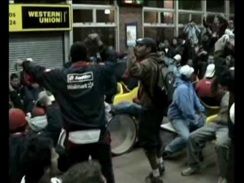 La Gloriosa en la terminal de Uruguay... Fiesta....River 0 San Lorenzo 1